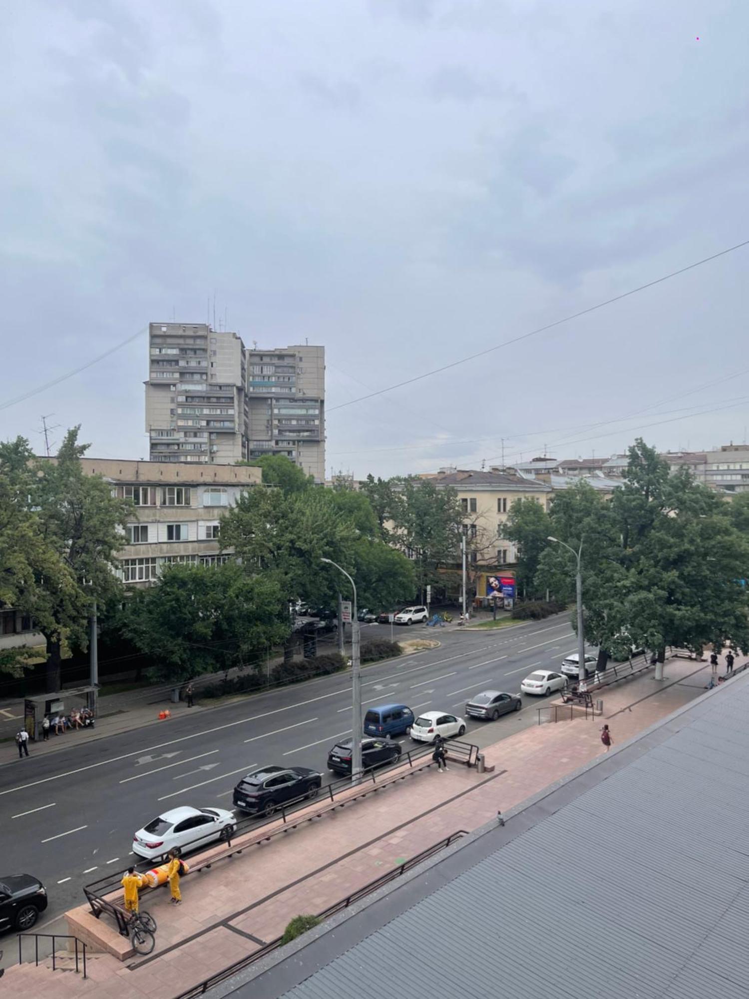Двухкомнатная Квартира На Арбате Almaty Ngoại thất bức ảnh